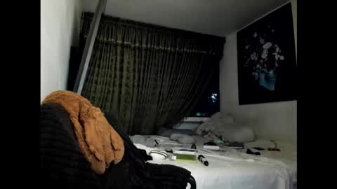 kyhara online show from December 17, 2025, 4:51 am