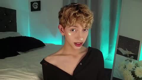 Snapshot of kyle__cooper chatting on December 30, 2024, 12:43 am Kyle Cooper online show from December 30, 2024, 12:43 am