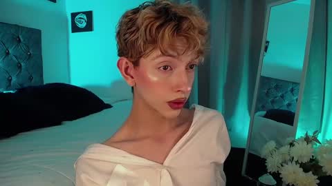 Snapshot of kyle__cooper chatting on January 1, 2025, 12:43 am Kyle Cooper online show from January 1, 2025, 12:43 am