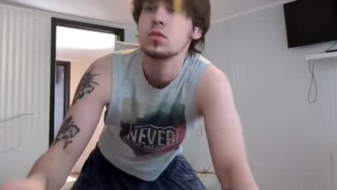 Snapshot of kyle_hunterr chatting on February 26, 2026, 6:01 am Kyle online show from February 26, 2026, 6:01 am