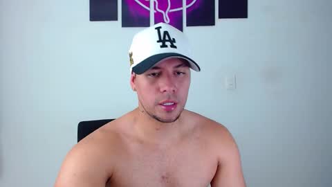 Snapshot of kyle_wilson_ chatting on December 18, 2025, 9:10 pm Kyle Wilson Follow me online show from December 18, 2025, 9:10 pm