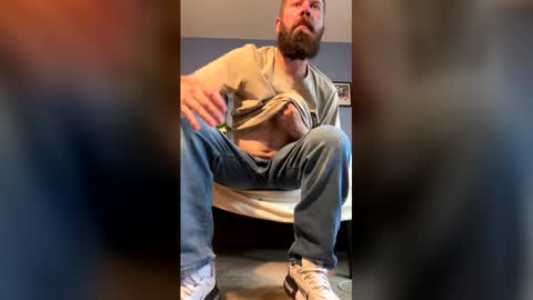 kyleisabadname online show from May 8, 2026, 10:37 pm