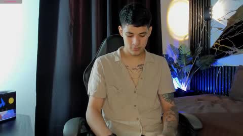 Snapshot of kylesmithx_ chatting on December 18, 2025, 8:15 pm kylesmithx_ online show from December 18, 2025, 8:15 pm