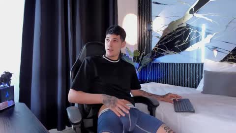 Snapshot of kylesmithx_ chatting on January 6, 2026, 5:33 am kylesmithx_ online show from January 6, 2026, 5:33 am