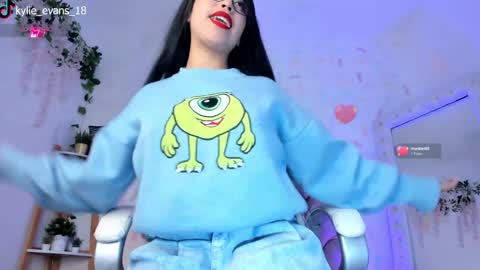 Kylie online show from December 9, 2024, 5:07 am