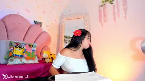 Kylie online show from March 7, 2025, 8:34 am