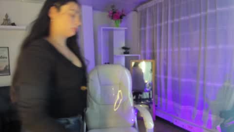 Snapshot of kylie_fire chatting on December 2, 2024, 1:24 pm kylie online show from December 2, 2024, 1:24 pm