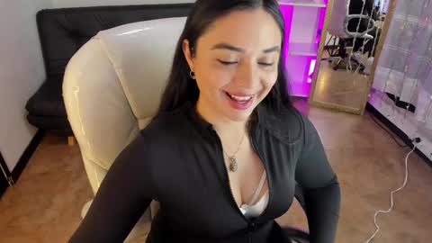 Snapshot of kylie_fire chatting on November 7, 2025, 1:22 pm kylie online show from November 7, 2025, 1:22 pm