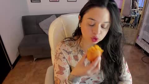 Snapshot of kylie_fire chatting on December 15, 2025, 1:15 pm kylie online show from December 15, 2025, 1:15 pm