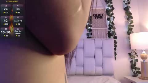 Snapshot of kylie_golden chatting on December 10, 2024, 5:33 pm Kylie Myers online show from December 10, 2024, 5:33 pm