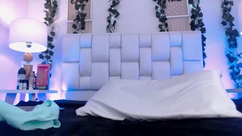 Snapshot of kylie_golden chatting on December 15, 2024, 4:59 pm Kylie Myers online show from December 15, 2024, 4:59 pm