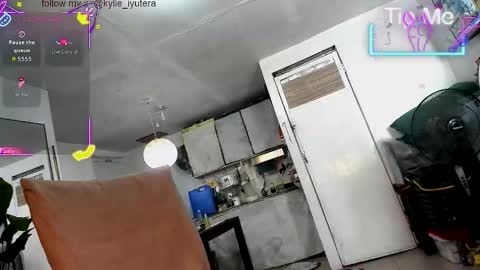 kylie online show from September 24, 2025, 2:04 am