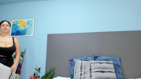 Snapshot of kylie_reyes chatting on October 24, 2025, 7:32 pm Kylie Reyes online show from October 24, 2025, 7:32 pm