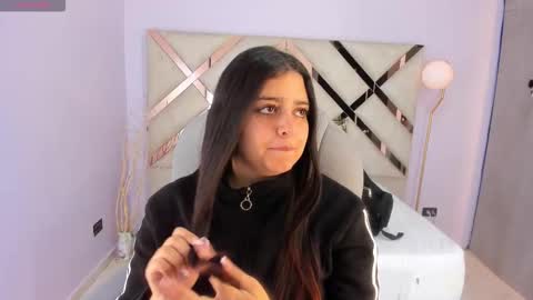 Snapshot of kylie_reyes chatting on December 1, 2025, 7:08 pm Kylie Reyes online show from December 1, 2025, 7:08 pm