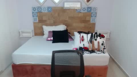 Melissa online show from December 15, 2025, 10:52 am