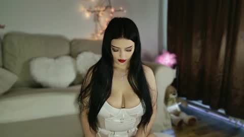 kylieelise online show from June 26, 2026, 4:50 am