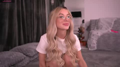 Kylie online show from October 21, 2025, 8:09 pm