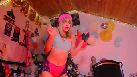 Snapshot of kyliekandy chatting on November 29, 2025, 12:57 am online show from November 29, 2025, 12:57 am