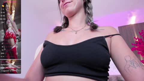 Snapshot of kyliie_jones chatting on December 18, 2024, 5:10 pm KYLIE online show from December 18, 2024, 5:10 pm