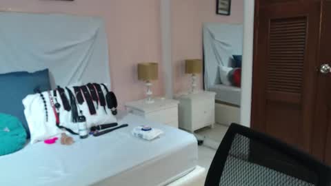 Snapshot of kyliiebaker chatting on November 6, 2025, 11:22 am Kylie online show from November 6, 2025, 11:22 am