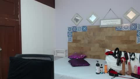 Snapshot of kyliiebaker chatting on December 4, 2025, 11:08 am Kylie online show from December 4, 2025, 11:08 am