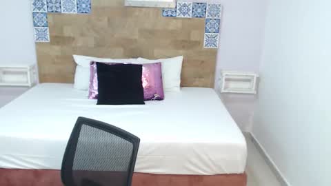 Snapshot of kyliiebaker chatting on December 14, 2025, 10:42 am Kylie online show from December 14, 2025, 10:42 am