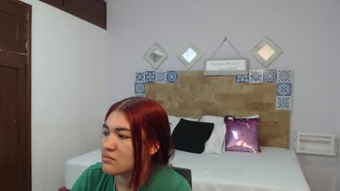 Snapshot of kyliiebaker chatting on December 17, 2025, 10:54 am Kylie online show from December 17, 2025, 10:54 am