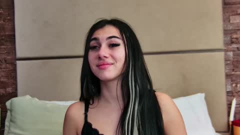 Snapshot of kyrahill_ chatting on December 9, 2024, 2:34 am Kyra online show from December 9, 2024, 2:34 am