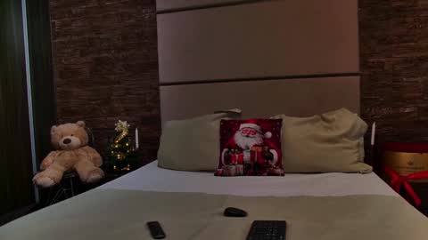 Snapshot of kyrahill_ chatting on December 23, 2024, 3:50 am Kyra online show from December 23, 2024, 3:50 am