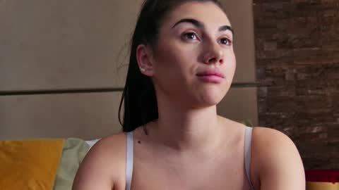 Snapshot of kyrahill_ chatting on January 12, 2025, 1:32 am Kyra online show from January 12, 2025, 1:32 am