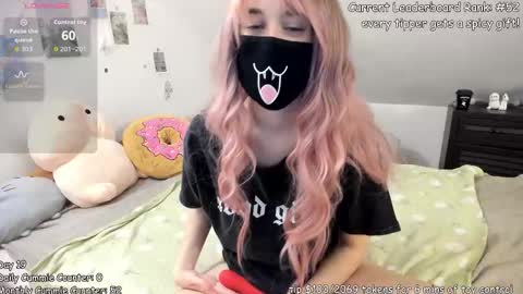 Snapshot of kyrawildofficial chatting on December 20, 2025, 1:02 am Kyra Wild online show from December 20, 2025, 1:02 am