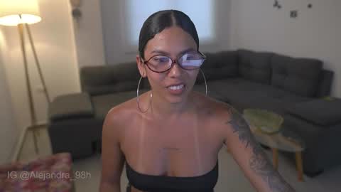 schedule 300 pm - 1100pm colombia time online show from September 17, 2025, 10:44 pm