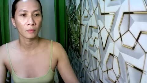 kyutshyne online show from May 6, 2026, 8:58 pm
