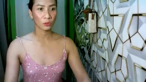 kyutshyne online show from May 8, 2026, 8:47 pm