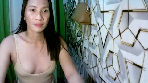 kyutshyne online show from May 17, 2026, 8:38 pm