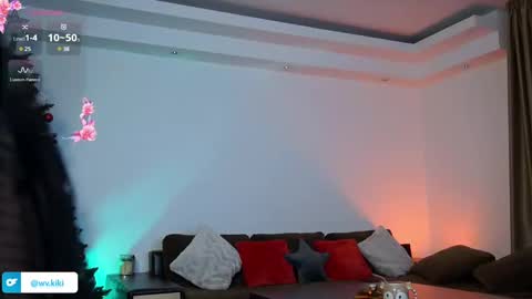 Snapshot of l1ttle_kiki chatting on December 21, 2024, 3:09 pm Viktoria White online show from December 21, 2024, 3:09 pm