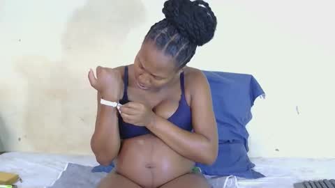 Snapshot of l4_love chatting on October 6, 2025, 5:38 am l4_love online show from October 6, 2025, 5:38 am