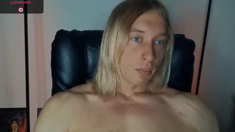 Snapshot of l_adonis_l chatting on July 6, 2026, 6:43 am Adonis online show from July 6, 2026, 6:43 am