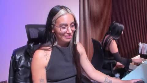 Snapshot of la_monitora chatting on April 24, 2026, 8:55 pm T A T I A N A online show from April 24, 2026, 8:55 pm