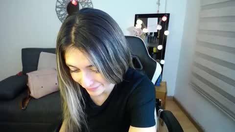 Catalina online show from November 18, 2025, 12:49 am