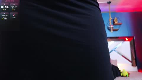 Cris  online show from November 27, 2025, 11:12 am