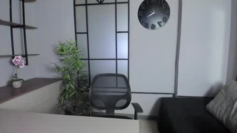 labrinthteasing online show from February 2, 2026, 2:27 pm