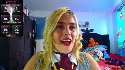 Valentina online show from November 28, 2025, 8:11 pm