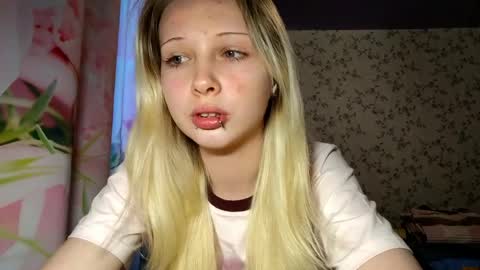 Snapshot of ladawnloser chatting on May 15, 2026, 9:16 am Lada online show from May 15, 2026, 9:16 am