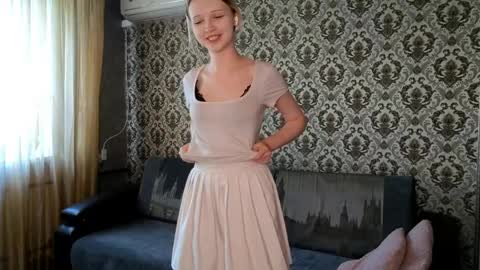 Snapshot of ladawnloser chatting on May 21, 2026, 11:34 pm Lada online show from May 21, 2026, 11:34 pm