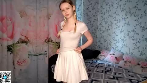 Snapshot of ladawnloser chatting on May 25, 2026, 11:44 pm Lada online show from May 25, 2026, 11:44 pm
