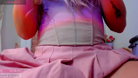 Snapshot of ladenandjuan chatting on October 12, 2025, 3:33 pm Laden And Juan online show from October 12, 2025, 3:33 pm