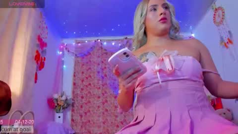 Snapshot of ladenandjuan chatting on December 4, 2025, 7:33 pm Laden And Juan online show from December 4, 2025, 7:33 pm