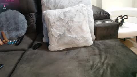 Snapshot of ladii_mia chatting on September 28, 2025, 10:15 pm Mia online show from September 28, 2025, 10:15 pm