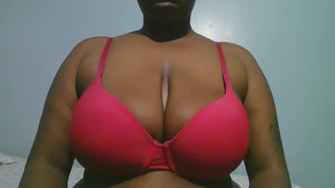 lady_dearra online show from February 12, 2026, 3:12 am